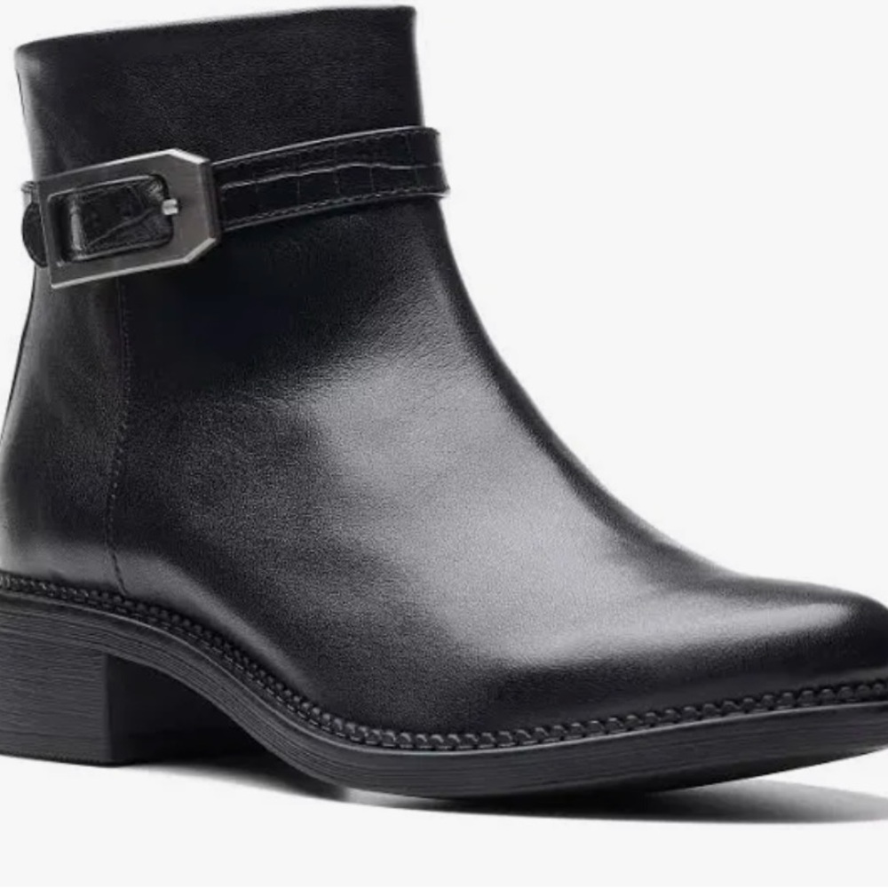 Clarks Black Leather Ankle Booties size 11. Barely worn.